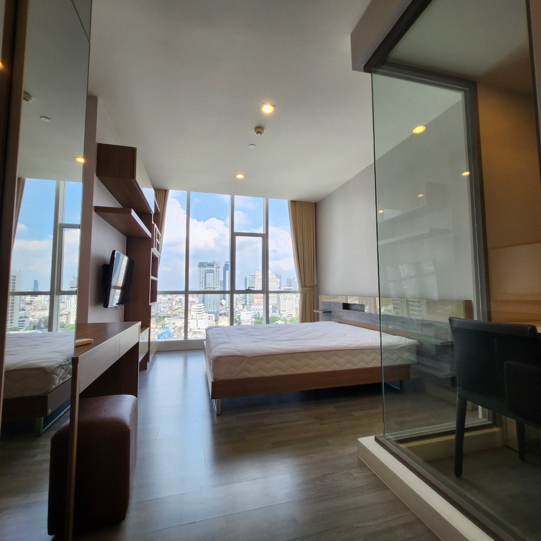 เดอะ รูม สาทร ( The Room Sathorn )