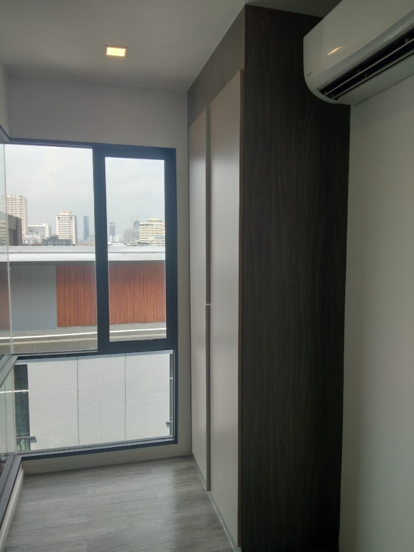 Brown Condo Ratchada 32 (บราวน์ คอนโด รัชดา 32)