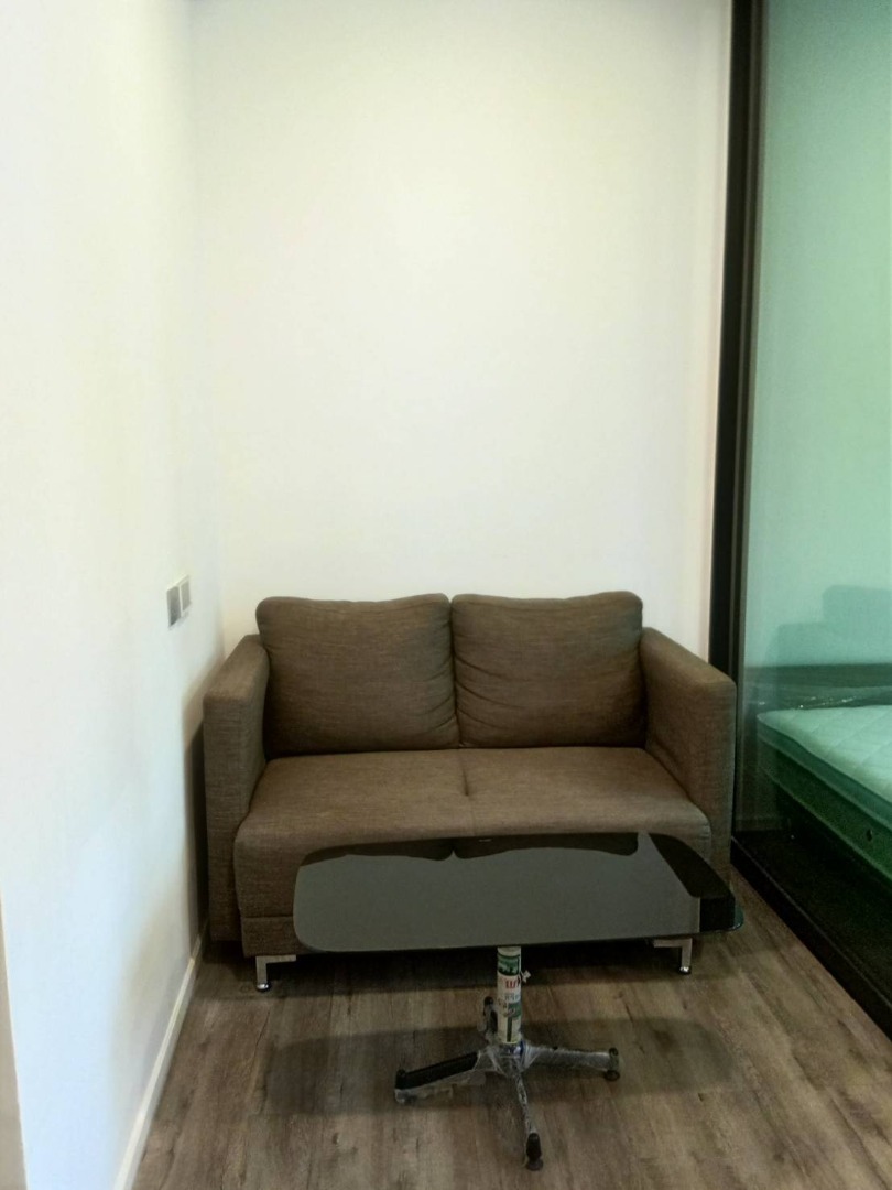 Brown Condo Ratchada 32 (บราวน์ คอนโด รัชดา 32)