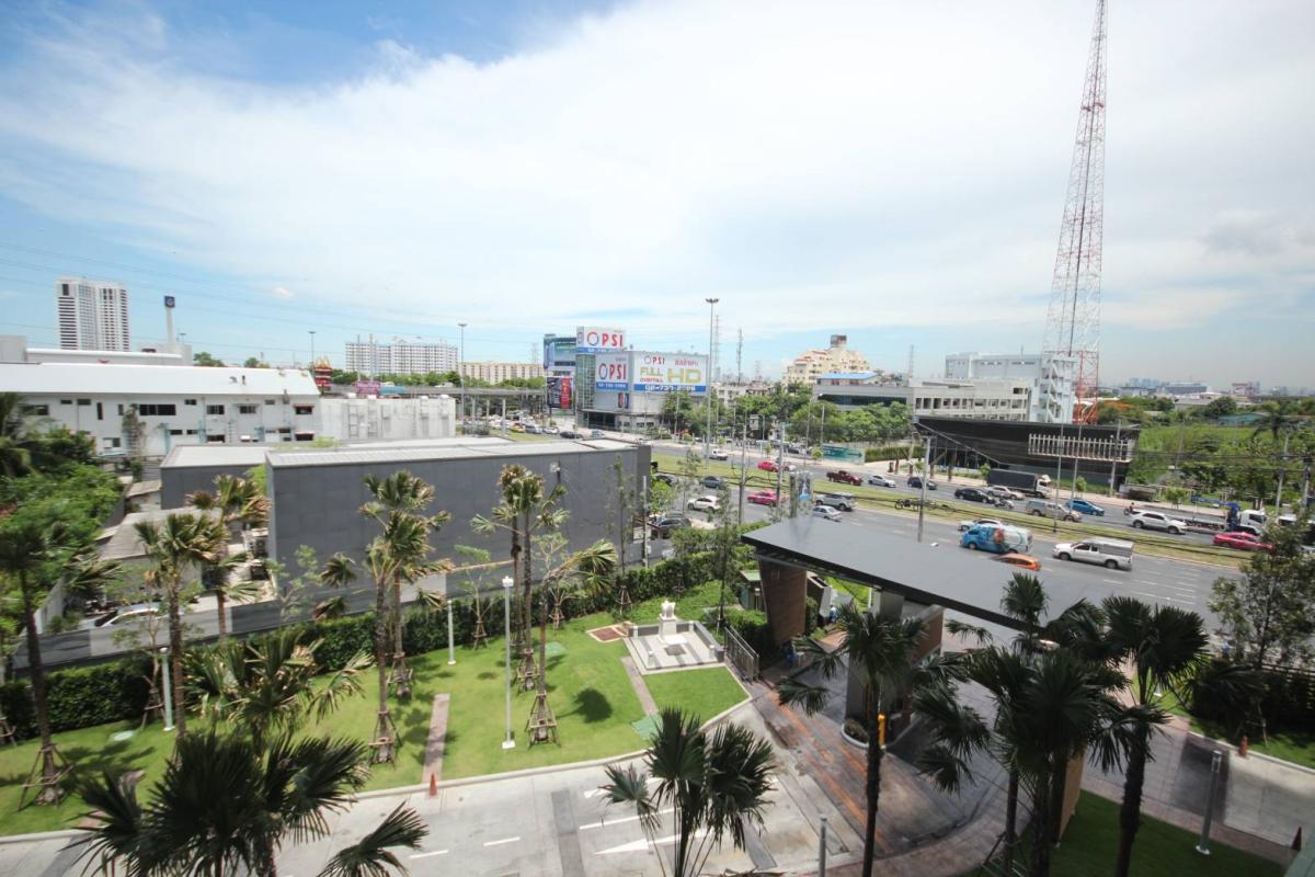 Lumpini Place Srinakarin - Huamak Station (ลุมพินี เพลส ศรีนครินทร์-หัวหมาก สเตชั่น)